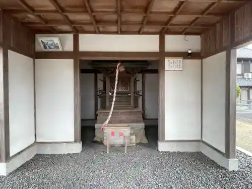 屋船神社の{uncategorized: "未分類", other: "その他", undefined: "問題あり", building: "その他建物", grave: "お墓", sacred_gate: "鳥居", guardian: "狛犬", statue: "像", buddha: "仏像", history: "歴史", nature: "自然", garden: "庭園", animal: "動物", pagoda: "塔", temizu: "手水舎", mountain_gate: "山門・神門", sanctuary: "本殿・本堂", subordinate: "末社・摂社", art: "芸術", scenery: "景色", jizo: "地蔵", ema: "絵馬", goshuin: "御朱印", omikuji: "おみくじ", items: "授与品その他", amulet: "お守り", goshuincho: "御朱印帳", eats: "食事", festival: "お祭り", votive_dance: "神楽", shichigosan: "七五三参", wedding: "結婚式", experience: "体験その他", initially: "初詣", around: "周辺", anti_infection: "感染症対策"}