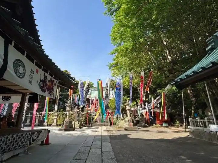 海南神社の{uncategorized: "未分類", other: "その他", undefined: "問題あり", building: "その他建物", grave: "お墓", sacred_gate: "鳥居", guardian: "狛犬", statue: "像", buddha: "仏像", history: "歴史", nature: "自然", garden: "庭園", animal: "動物", pagoda: "塔", temizu: "手水舎", mountain_gate: "山門・神門", sanctuary: "本殿・本堂", subordinate: "末社・摂社", art: "芸術", scenery: "景色", jizo: "地蔵", ema: "絵馬", goshuin: "御朱印", omikuji: "おみくじ", items: "授与品その他", amulet: "お守り", goshuincho: "御朱印帳", eats: "食事", festival: "お祭り", votive_dance: "神楽", shichigosan: "七五三参", wedding: "結婚式", experience: "体験その他", initially: "初詣", around: "周辺", anti_infection: "感染症対策"}