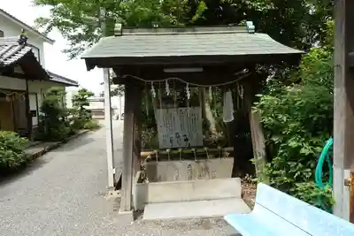 西代神社の手水舎