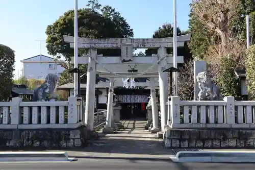 白蛇辨財天の鳥居