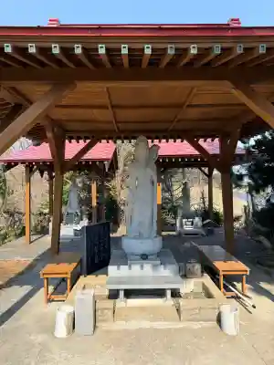 御宮野地蔵尊の{uncategorized: "未分類", other: "その他", undefined: "問題あり", building: "その他建物", grave: "お墓", sacred_gate: "鳥居", guardian: "狛犬", statue: "像", buddha: "仏像", history: "歴史", nature: "自然", garden: "庭園", animal: "動物", pagoda: "塔", temizu: "手水舎", mountain_gate: "山門・神門", sanctuary: "本殿・本堂", subordinate: "末社・摂社", art: "芸術", scenery: "景色", jizo: "地蔵", ema: "絵馬", goshuin: "御朱印", omikuji: "おみくじ", items: "授与品その他", amulet: "お守り", goshuincho: "御朱印帳", eats: "食事", festival: "お祭り", votive_dance: "神楽", shichigosan: "七五三参", wedding: "結婚式", experience: "体験その他", initially: "初詣", around: "周辺", anti_infection: "感染症対策"}