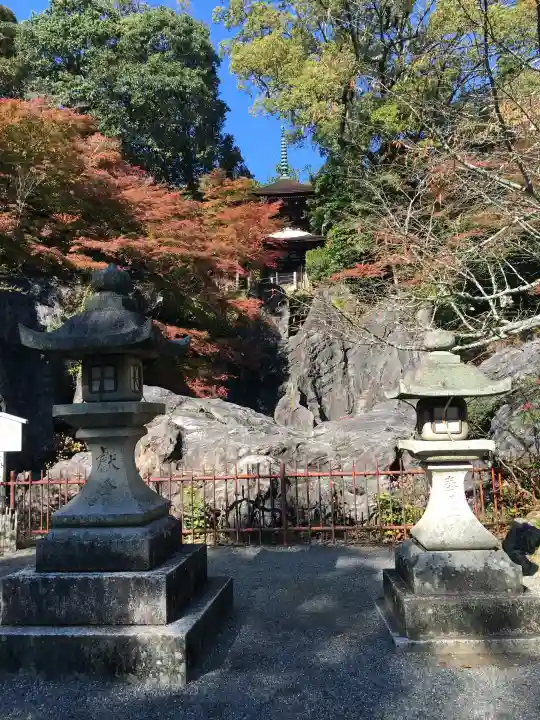 石山寺の{uncategorized: "未分類", other: "その他", undefined: "問題あり", building: "その他建物", grave: "お墓", sacred_gate: "鳥居", guardian: "狛犬", statue: "像", buddha: "仏像", history: "歴史", nature: "自然", garden: "庭園", animal: "動物", pagoda: "塔", temizu: "手水舎", mountain_gate: "山門・神門", sanctuary: "本殿・本堂", subordinate: "末社・摂社", art: "芸術", scenery: "景色", jizo: "地蔵", ema: "絵馬", goshuin: "御朱印", omikuji: "おみくじ", items: "授与品その他", amulet: "お守り", goshuincho: "御朱印帳", eats: "食事", festival: "お祭り", votive_dance: "神楽", shichigosan: "七五三参", wedding: "結婚式", experience: "体験その他", initially: "初詣", around: "周辺", anti_infection: "感染症対策"}