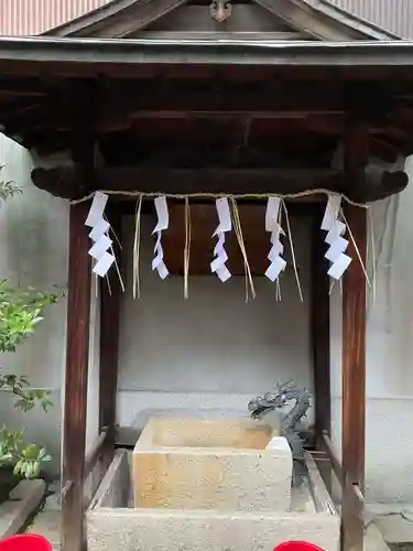 大原神社（祇園祭綾傘鉾保存会会所）の手水舎