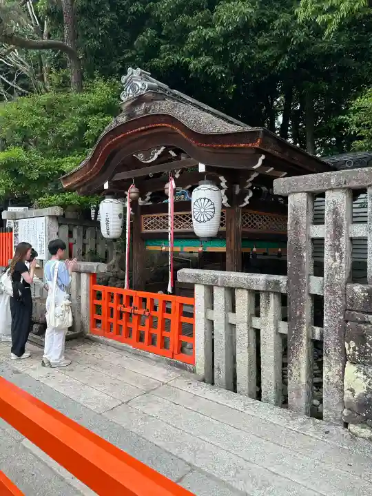 賀茂御祖神社(下鴨神社)の{uncategorized: "未分類", other: "その他", undefined: "問題あり", building: "その他建物", grave: "お墓", sacred_gate: "鳥居", guardian: "狛犬", statue: "像", buddha: "仏像", history: "歴史", nature: "自然", garden: "庭園", animal: "動物", pagoda: "塔", temizu: "手水舎", mountain_gate: "山門・神門", sanctuary: "本殿・本堂", subordinate: "末社・摂社", art: "芸術", scenery: "景色", jizo: "地蔵", ema: "絵馬", goshuin: "御朱印", omikuji: "おみくじ", items: "授与品その他", amulet: "お守り", goshuincho: "御朱印帳", eats: "食事", festival: "お祭り", votive_dance: "神楽", shichigosan: "七五三参", wedding: "結婚式", experience: "体験その他", initially: "初詣", around: "周辺", anti_infection: "感染症対策"}