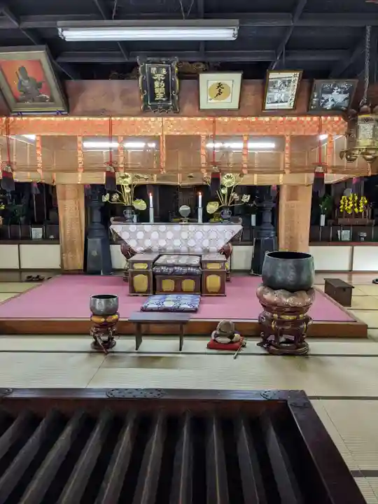 迫間不動尊の本殿・本堂