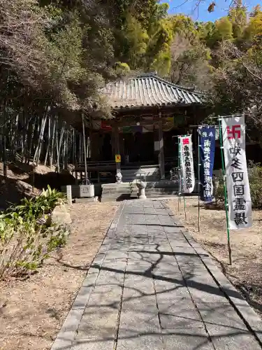 高讃寺の{uncategorized: "未分類", other: "その他", undefined: "問題あり", building: "その他建物", grave: "お墓", sacred_gate: "鳥居", guardian: "狛犬", statue: "像", buddha: "仏像", history: "歴史", nature: "自然", garden: "庭園", animal: "動物", pagoda: "塔", temizu: "手水舎", mountain_gate: "山門・神門", sanctuary: "本殿・本堂", subordinate: "末社・摂社", art: "芸術", scenery: "景色", jizo: "地蔵", ema: "絵馬", goshuin: "御朱印", omikuji: "おみくじ", items: "授与品その他", amulet: "お守り", goshuincho: "御朱印帳", eats: "食事", festival: "お祭り", votive_dance: "神楽", shichigosan: "七五三参", wedding: "結婚式", experience: "体験その他", initially: "初詣", around: "周辺", anti_infection: "感染症対策"}