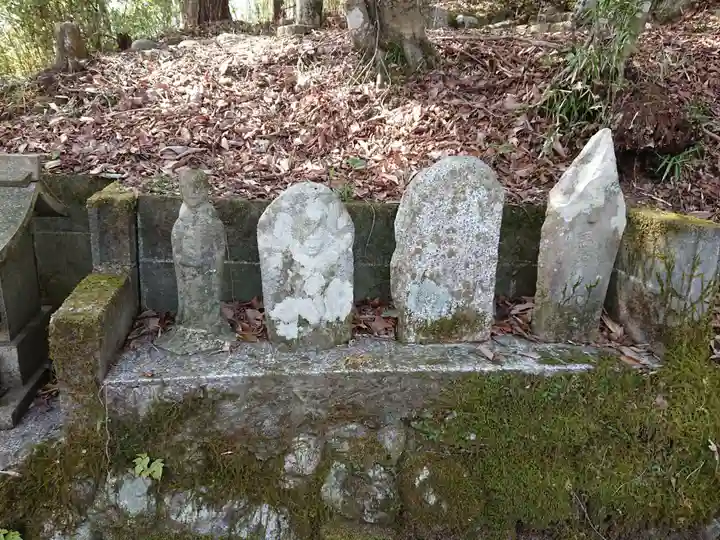 神尾田神社の末社・摂社