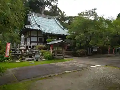 真野寺の本殿・本堂