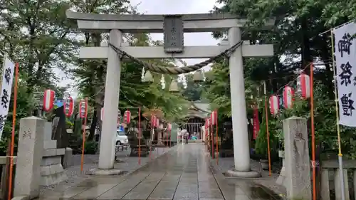 鎮守氷川神社の鳥居