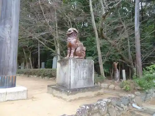 岡山縣護國神社の狛犬