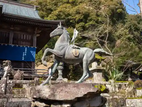 稲佐神社の{uncategorized: "未分類", other: "その他", undefined: "問題あり", building: "その他建物", grave: "お墓", sacred_gate: "鳥居", guardian: "狛犬", statue: "像", buddha: "仏像", history: "歴史", nature: "自然", garden: "庭園", animal: "動物", pagoda: "塔", temizu: "手水舎", mountain_gate: "山門・神門", sanctuary: "本殿・本堂", subordinate: "末社・摂社", art: "芸術", scenery: "景色", jizo: "地蔵", ema: "絵馬", goshuin: "御朱印", omikuji: "おみくじ", items: "授与品その他", amulet: "お守り", goshuincho: "御朱印帳", eats: "食事", festival: "お祭り", votive_dance: "神楽", shichigosan: "七五三参", wedding: "結婚式", experience: "体験その他", initially: "初詣", around: "周辺", anti_infection: "感染症対策"}