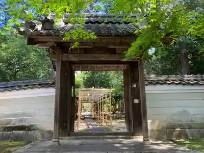 安養寺の山門・神門