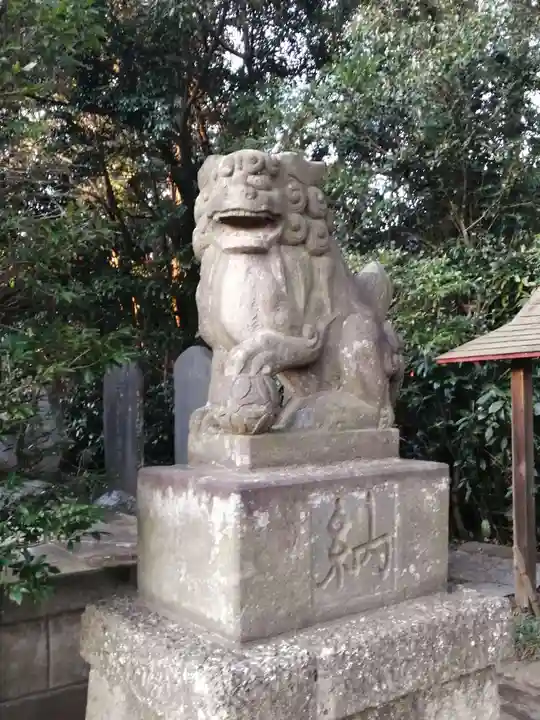谷吉神社の狛犬