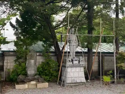 田名部神社の像