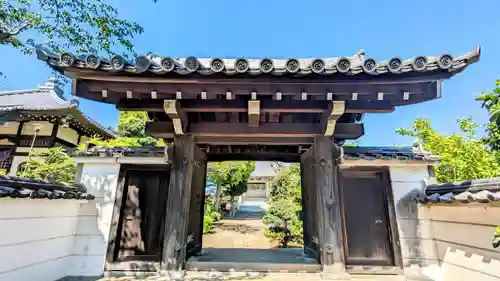 醫王山神宮寺の山門