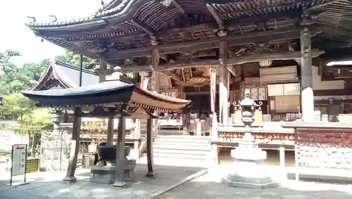岡寺（龍蓋寺）の本殿・本堂
