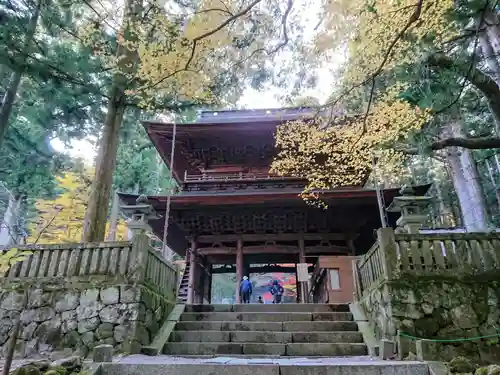 宝積山光前寺の山門・神門