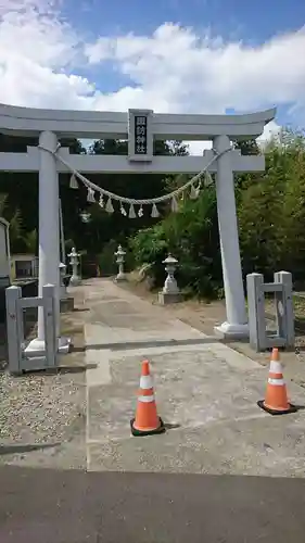 諏訪神社の鳥居