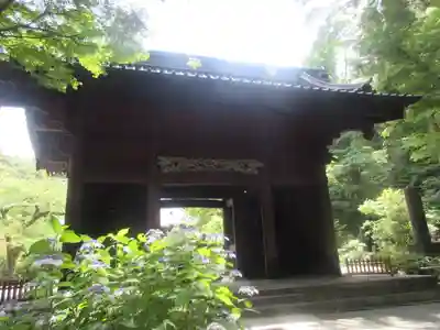 妙本寺の山門・神門