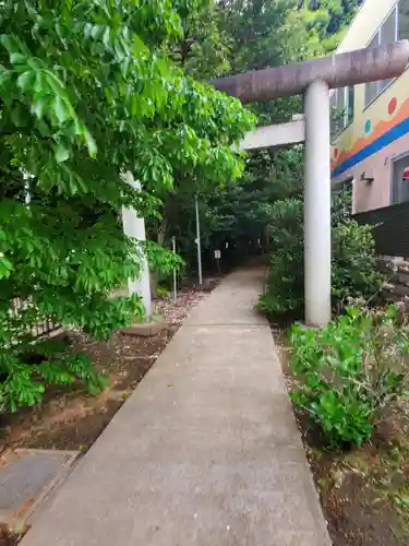 神明神社 (飯山満町)の鳥居