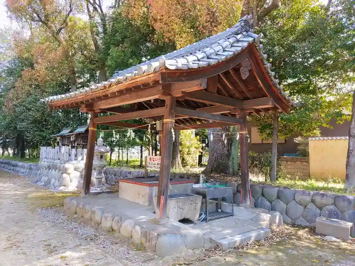 七所社の手水舎