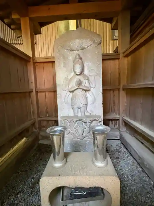 弘明寺の{uncategorized: "未分類", other: "その他", undefined: "問題あり", building: "その他建物", grave: "お墓", sacred_gate: "鳥居", guardian: "狛犬", statue: "像", buddha: "仏像", history: "歴史", nature: "自然", garden: "庭園", animal: "動物", pagoda: "塔", temizu: "手水舎", mountain_gate: "山門・神門", sanctuary: "本殿・本堂", subordinate: "末社・摂社", art: "芸術", scenery: "景色", jizo: "地蔵", ema: "絵馬", goshuin: "御朱印", omikuji: "おみくじ", items: "授与品その他", amulet: "お守り", goshuincho: "御朱印帳", eats: "食事", festival: "お祭り", votive_dance: "神楽", shichigosan: "七五三参", wedding: "結婚式", experience: "体験その他", initially: "初詣", around: "周辺", anti_infection: "感染症対策"}