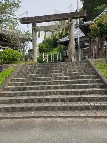 松尾神社の{uncategorized: "未分類", other: "その他", undefined: "問題あり", building: "その他建物", grave: "お墓", sacred_gate: "鳥居", guardian: "狛犬", statue: "像", buddha: "仏像", history: "歴史", nature: "自然", garden: "庭園", animal: "動物", pagoda: "塔", temizu: "手水舎", mountain_gate: "山門・神門", sanctuary: "本殿・本堂", subordinate: "末社・摂社", art: "芸術", scenery: "景色", jizo: "地蔵", ema: "絵馬", goshuin: "御朱印", omikuji: "おみくじ", items: "授与品その他", amulet: "お守り", goshuincho: "御朱印帳", eats: "食事", festival: "お祭り", votive_dance: "神楽", shichigosan: "七五三参", wedding: "結婚式", experience: "体験その他", initially: "初詣", around: "周辺", anti_infection: "感染症対策"}