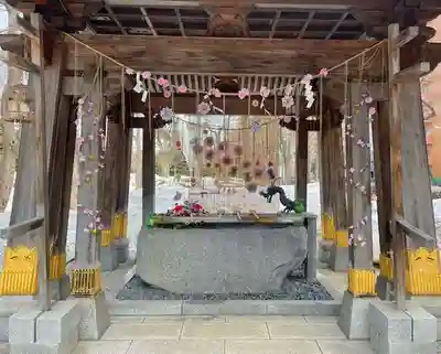 彌彦神社　(伊夜日子神社)の手水舎