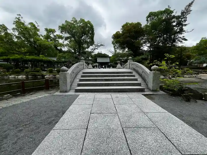 宗像大社の{uncategorized: "未分類", other: "その他", undefined: "問題あり", building: "その他建物", grave: "お墓", sacred_gate: "鳥居", guardian: "狛犬", statue: "像", buddha: "仏像", history: "歴史", nature: "自然", garden: "庭園", animal: "動物", pagoda: "塔", temizu: "手水舎", mountain_gate: "山門・神門", sanctuary: "本殿・本堂", subordinate: "末社・摂社", art: "芸術", scenery: "景色", jizo: "地蔵", ema: "絵馬", goshuin: "御朱印", omikuji: "おみくじ", items: "授与品その他", amulet: "お守り", goshuincho: "御朱印帳", eats: "食事", festival: "お祭り", votive_dance: "神楽", shichigosan: "七五三参", wedding: "結婚式", experience: "体験その他", initially: "初詣", around: "周辺", anti_infection: "感染症対策"}