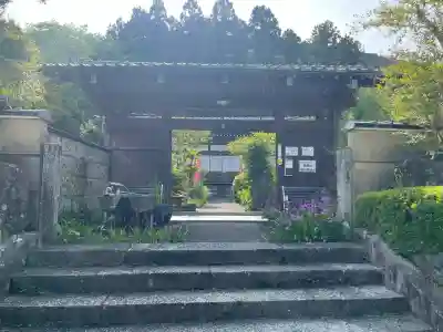 弓削寺の{uncategorized: "未分類", other: "その他", undefined: "問題あり", building: "その他建物", grave: "お墓", sacred_gate: "鳥居", guardian: "狛犬", statue: "像", buddha: "仏像", history: "歴史", nature: "自然", garden: "庭園", animal: "動物", pagoda: "塔", temizu: "手水舎", mountain_gate: "山門・神門", sanctuary: "本殿・本堂", subordinate: "末社・摂社", art: "芸術", scenery: "景色", jizo: "地蔵", ema: "絵馬", goshuin: "御朱印", omikuji: "おみくじ", items: "授与品その他", amulet: "お守り", goshuincho: "御朱印帳", eats: "食事", festival: "お祭り", votive_dance: "神楽", shichigosan: "七五三参", wedding: "結婚式", experience: "体験その他", initially: "初詣", around: "周辺", anti_infection: "感染症対策"}