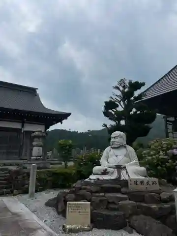 全長寺の{uncategorized: "未分類", other: "その他", undefined: "問題あり", building: "その他建物", grave: "お墓", sacred_gate: "鳥居", guardian: "狛犬", statue: "像", buddha: "仏像", history: "歴史", nature: "自然", garden: "庭園", animal: "動物", pagoda: "塔", temizu: "手水舎", mountain_gate: "山門・神門", sanctuary: "本殿・本堂", subordinate: "末社・摂社", art: "芸術", scenery: "景色", jizo: "地蔵", ema: "絵馬", goshuin: "御朱印", omikuji: "おみくじ", items: "授与品その他", amulet: "お守り", goshuincho: "御朱印帳", eats: "食事", festival: "お祭り", votive_dance: "神楽", shichigosan: "七五三参", wedding: "結婚式", experience: "体験その他", initially: "初詣", around: "周辺", anti_infection: "感染症対策"}
