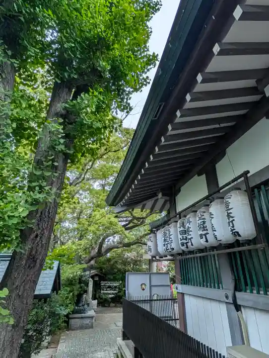 真田山 三光神社の{uncategorized: "未分類", other: "その他", undefined: "問題あり", building: "その他建物", grave: "お墓", sacred_gate: "鳥居", guardian: "狛犬", statue: "像", buddha: "仏像", history: "歴史", nature: "自然", garden: "庭園", animal: "動物", pagoda: "塔", temizu: "手水舎", mountain_gate: "山門・神門", sanctuary: "本殿・本堂", subordinate: "末社・摂社", art: "芸術", scenery: "景色", jizo: "地蔵", ema: "絵馬", goshuin: "御朱印", omikuji: "おみくじ", items: "授与品その他", amulet: "お守り", goshuincho: "御朱印帳", eats: "食事", festival: "お祭り", votive_dance: "神楽", shichigosan: "七五三参", wedding: "結婚式", experience: "体験その他", initially: "初詣", around: "周辺", anti_infection: "感染症対策"}