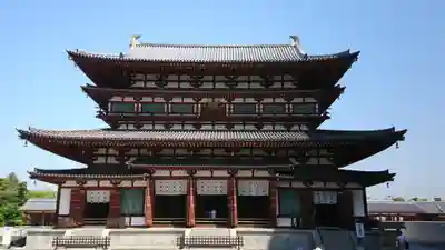 薬師寺の本殿・本堂