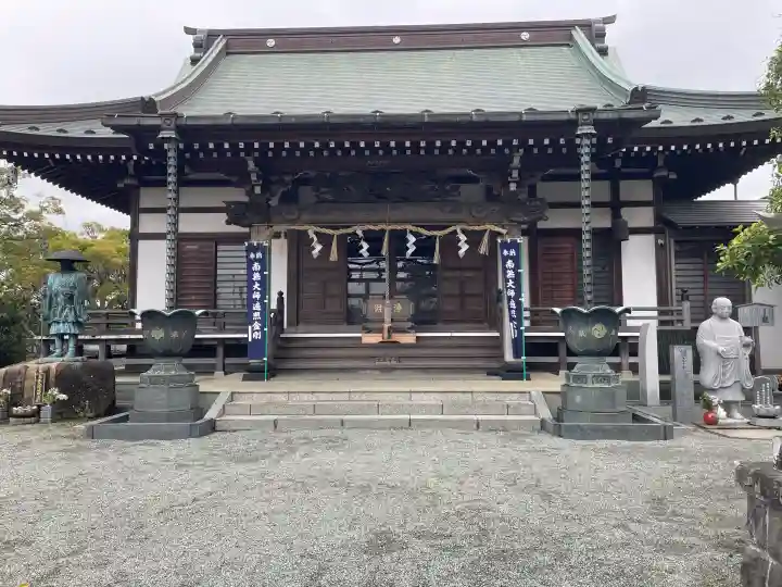 西善院の{uncategorized: "未分類", other: "その他", undefined: "問題あり", building: "その他建物", grave: "お墓", sacred_gate: "鳥居", guardian: "狛犬", statue: "像", buddha: "仏像", history: "歴史", nature: "自然", garden: "庭園", animal: "動物", pagoda: "塔", temizu: "手水舎", mountain_gate: "山門・神門", sanctuary: "本殿・本堂", subordinate: "末社・摂社", art: "芸術", scenery: "景色", jizo: "地蔵", ema: "絵馬", goshuin: "御朱印", omikuji: "おみくじ", items: "授与品その他", amulet: "お守り", goshuincho: "御朱印帳", eats: "食事", festival: "お祭り", votive_dance: "神楽", shichigosan: "七五三参", wedding: "結婚式", experience: "体験その他", initially: "初詣", around: "周辺", anti_infection: "感染症対策"}