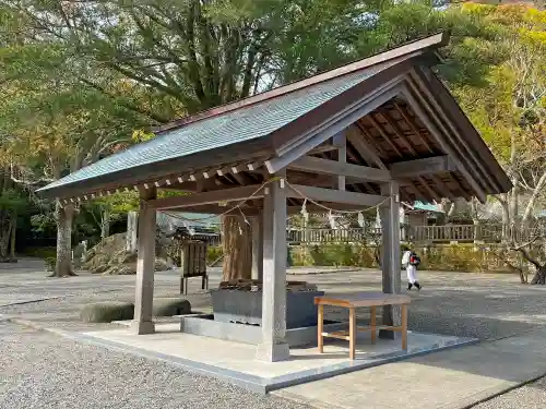 安房神社の手水舎