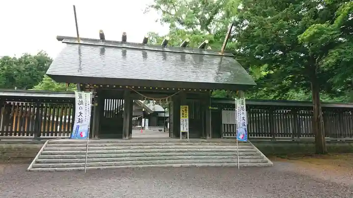 千歳神社の山門・神門