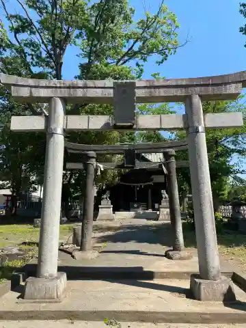 諏訪神社の{uncategorized: "未分類", other: "その他", undefined: "問題あり", building: "その他建物", grave: "お墓", sacred_gate: "鳥居", guardian: "狛犬", statue: "像", buddha: "仏像", history: "歴史", nature: "自然", garden: "庭園", animal: "動物", pagoda: "塔", temizu: "手水舎", mountain_gate: "山門・神門", sanctuary: "本殿・本堂", subordinate: "末社・摂社", art: "芸術", scenery: "景色", jizo: "地蔵", ema: "絵馬", goshuin: "御朱印", omikuji: "おみくじ", items: "授与品その他", amulet: "お守り", goshuincho: "御朱印帳", eats: "食事", festival: "お祭り", votive_dance: "神楽", shichigosan: "七五三参", wedding: "結婚式", experience: "体験その他", initially: "初詣", around: "周辺", anti_infection: "感染症対策"}