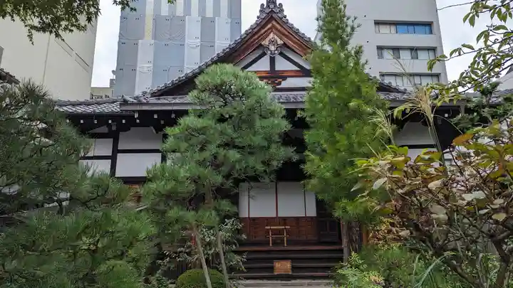 宝蔵寺の本殿・本堂