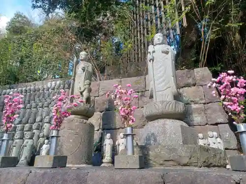 長谷寺の{uncategorized: "未分類", other: "その他", undefined: "問題あり", building: "その他建物", grave: "お墓", sacred_gate: "鳥居", guardian: "狛犬", statue: "像", buddha: "仏像", history: "歴史", nature: "自然", garden: "庭園", animal: "動物", pagoda: "塔", temizu: "手水舎", mountain_gate: "山門・神門", sanctuary: "本殿・本堂", subordinate: "末社・摂社", art: "芸術", scenery: "景色", jizo: "地蔵", ema: "絵馬", goshuin: "御朱印", omikuji: "おみくじ", items: "授与品その他", amulet: "お守り", goshuincho: "御朱印帳", eats: "食事", festival: "お祭り", votive_dance: "神楽", shichigosan: "七五三参", wedding: "結婚式", experience: "体験その他", initially: "初詣", around: "周辺", anti_infection: "感染症対策"}