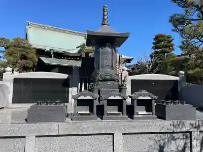 栄林寺の{uncategorized: "未分類", other: "その他", undefined: "問題あり", building: "その他建物", grave: "お墓", sacred_gate: "鳥居", guardian: "狛犬", statue: "像", buddha: "仏像", history: "歴史", nature: "自然", garden: "庭園", animal: "動物", pagoda: "塔", temizu: "手水舎", mountain_gate: "山門・神門", sanctuary: "本殿・本堂", subordinate: "末社・摂社", art: "芸術", scenery: "景色", jizo: "地蔵", ema: "絵馬", goshuin: "御朱印", omikuji: "おみくじ", items: "授与品その他", amulet: "お守り", goshuincho: "御朱印帳", eats: "食事", festival: "お祭り", votive_dance: "神楽", shichigosan: "七五三参", wedding: "結婚式", experience: "体験その他", initially: "初詣", around: "周辺", anti_infection: "感染症対策"}