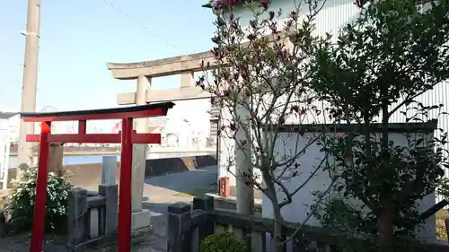 上総稲荷神社の鳥居