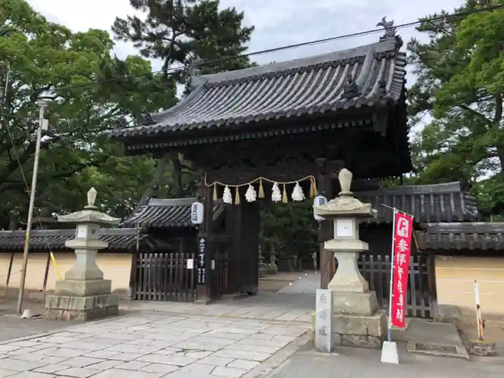 高砂神社の山門・神門