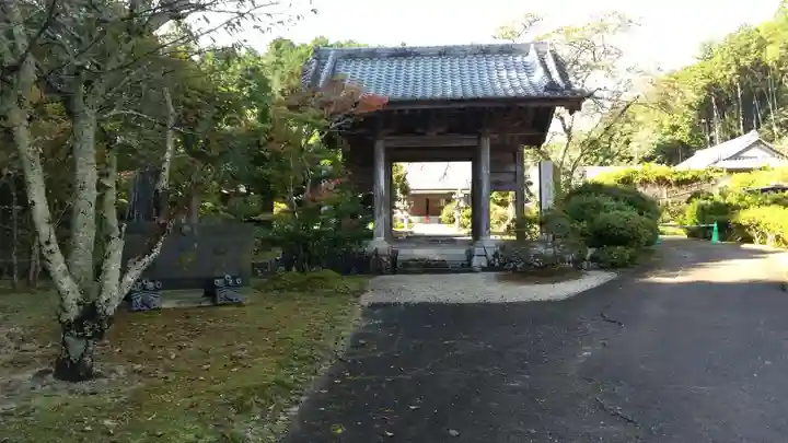 岩谷寺の山門・神門