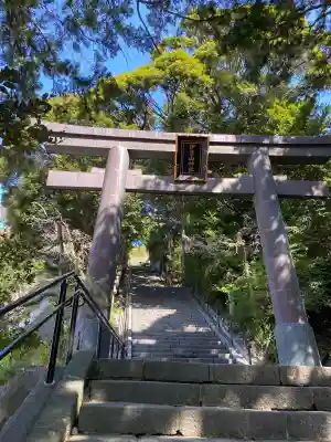伊豆山神社の{uncategorized: "未分類", other: "その他", undefined: "問題あり", building: "その他建物", grave: "お墓", sacred_gate: "鳥居", guardian: "狛犬", statue: "像", buddha: "仏像", history: "歴史", nature: "自然", garden: "庭園", animal: "動物", pagoda: "塔", temizu: "手水舎", mountain_gate: "山門・神門", sanctuary: "本殿・本堂", subordinate: "末社・摂社", art: "芸術", scenery: "景色", jizo: "地蔵", ema: "絵馬", goshuin: "御朱印", omikuji: "おみくじ", items: "授与品その他", amulet: "お守り", goshuincho: "御朱印帳", eats: "食事", festival: "お祭り", votive_dance: "神楽", shichigosan: "七五三参", wedding: "結婚式", experience: "体験その他", initially: "初詣", around: "周辺", anti_infection: "感染症対策"}