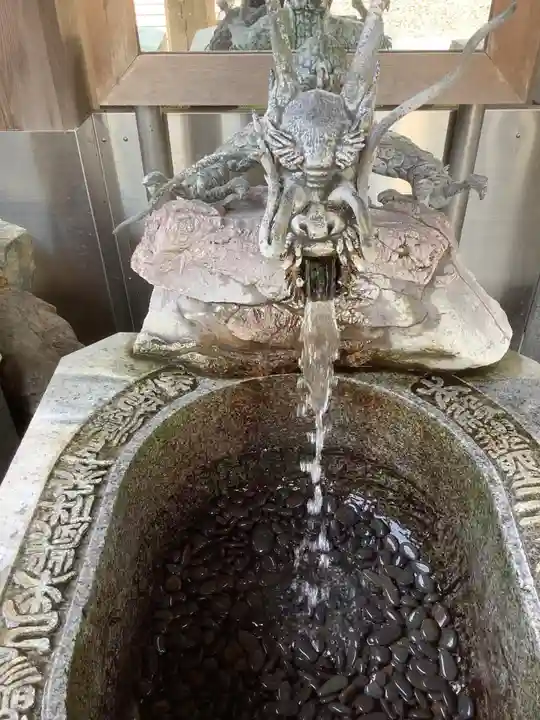 真清田神社の手水舎