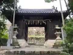 神吉八幡神社の山門