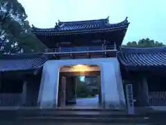 温泉山 安楽寺(四国霊場第六番札所)の山門