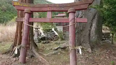 新海三社神社の末社・摂社