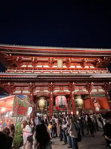 浅草寺の山門・神門