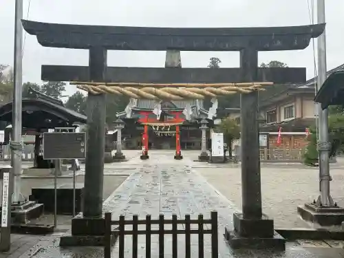 箭弓稲荷神社の{uncategorized: "未分類", other: "その他", undefined: "問題あり", building: "その他建物", grave: "お墓", sacred_gate: "鳥居", guardian: "狛犬", statue: "像", buddha: "仏像", history: "歴史", nature: "自然", garden: "庭園", animal: "動物", pagoda: "塔", temizu: "手水舎", mountain_gate: "山門・神門", sanctuary: "本殿・本堂", subordinate: "末社・摂社", art: "芸術", scenery: "景色", jizo: "地蔵", ema: "絵馬", goshuin: "御朱印", omikuji: "おみくじ", items: "授与品その他", amulet: "お守り", goshuincho: "御朱印帳", eats: "食事", festival: "お祭り", votive_dance: "神楽", shichigosan: "七五三参", wedding: "結婚式", experience: "体験その他", initially: "初詣", around: "周辺", anti_infection: "感染症対策"}